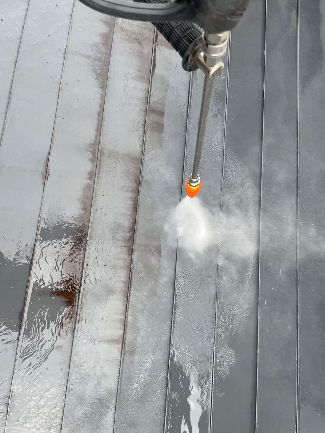 盛岡市の屋根外壁塗装を施工させていただきました。風が強いですね